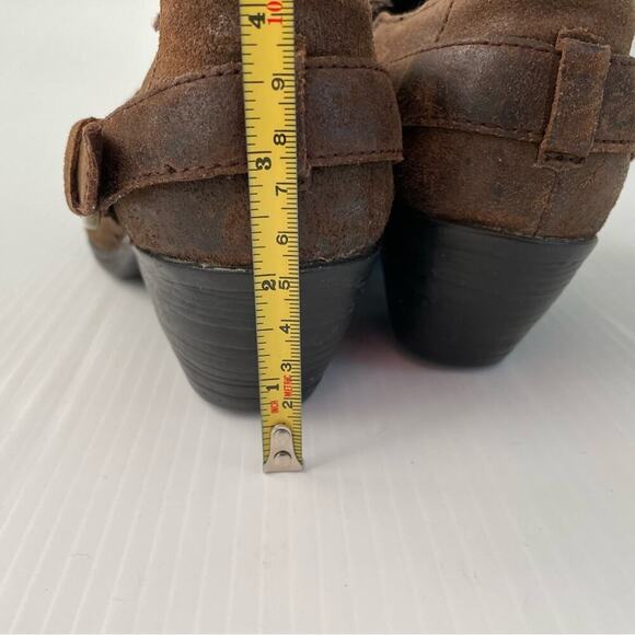 Born Zowy short bootie style shoes with harness strap detail brown size 8.5 - Picture 5 of 10